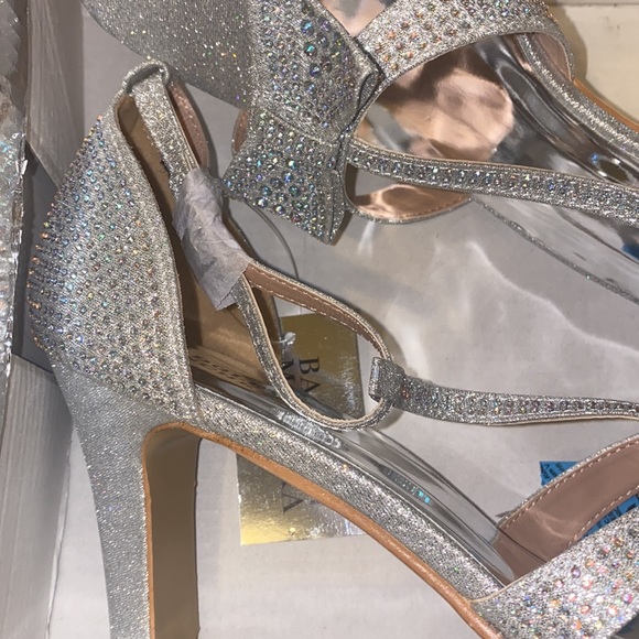 NEW! Bagley Mishka rhinestone encrusted low heel shoe - Picture 3 of 8